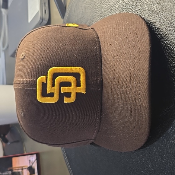 San Diego Padres Hat - Picture 1 of 4